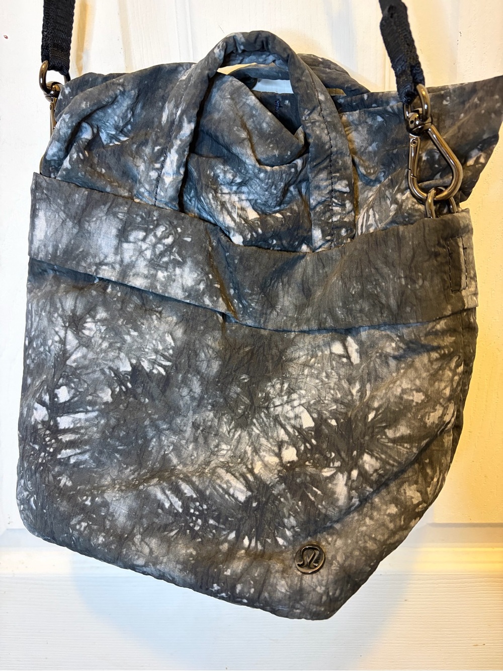 lululemon athletica On My Level Small Grey Tie-Dye Shoulder Tote